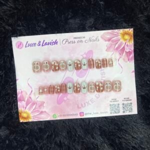 Stylish Press on Nails #40